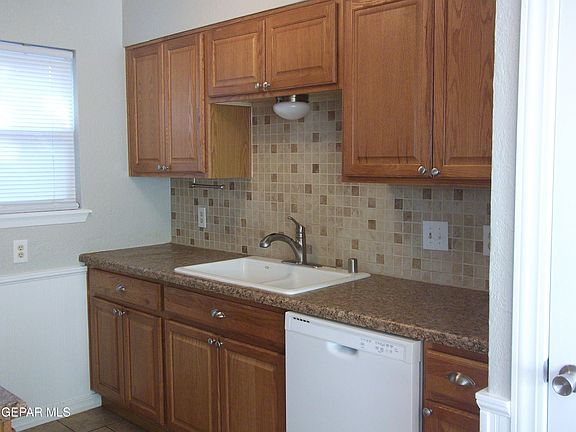 4th image of 4816 Rolling Stone Ave