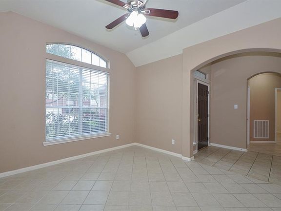 4th image of 15235 Millers Run Ln