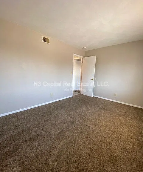 11-17 Kensington Heights — Photo 27
