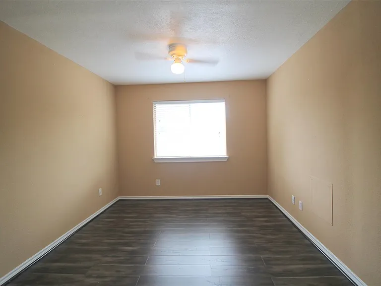 19927 Black Canyon Dr — Photo 32
