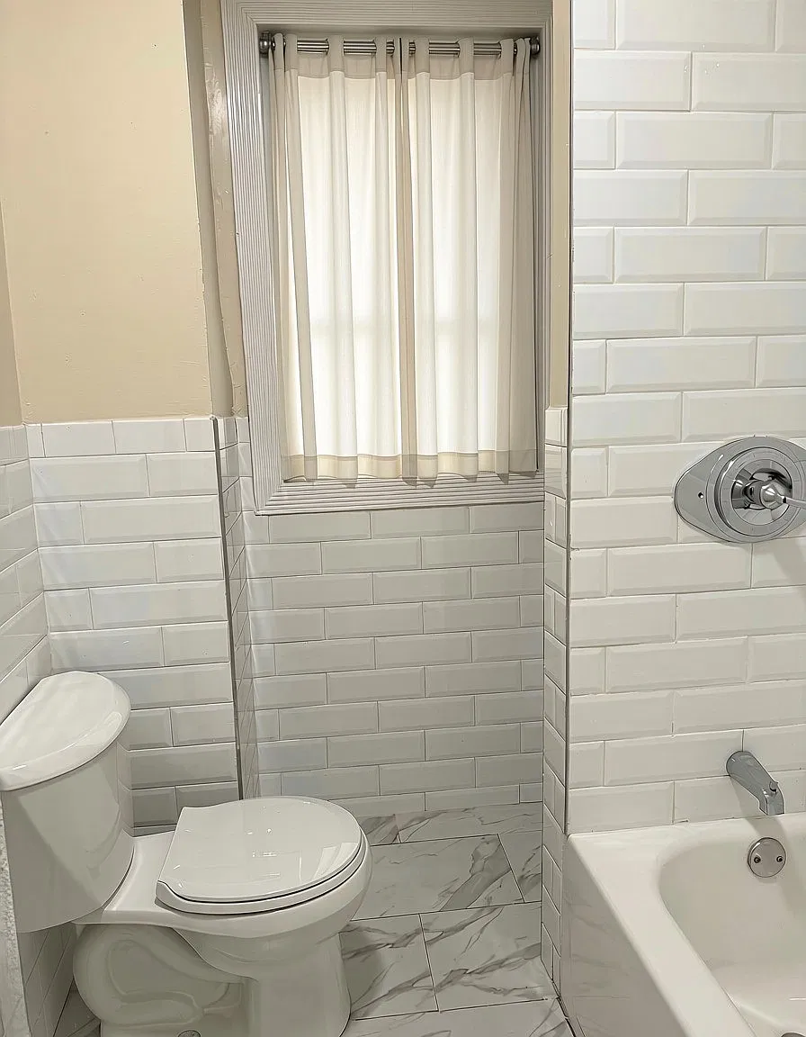 3 bed, 1000 sqft, $2,100 — Photo 1