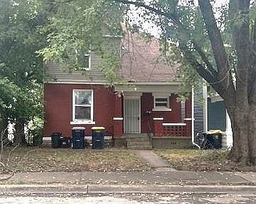 2nd image of 2811 E 7th St