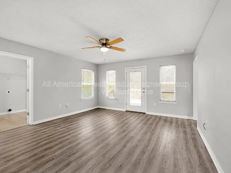 648 Alysheba Dr — Photo 9