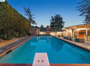 6427 Ascot Dr, Oakland, CA 94611