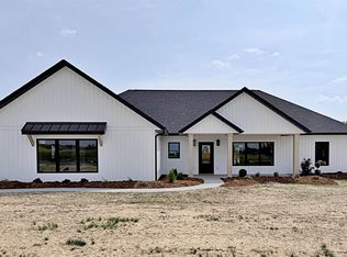 134 Garrett Ave, Loogootee, IN 47553