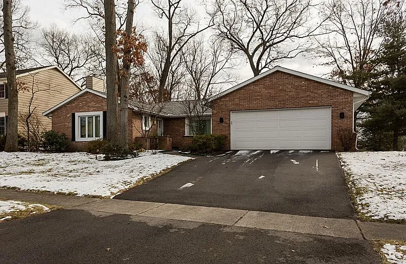 6829 Knightswood Ln photo 1