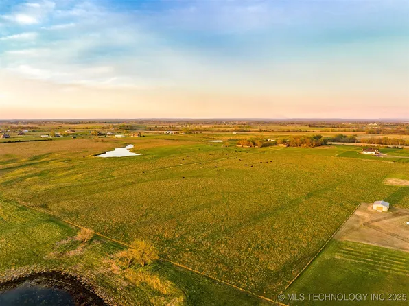 2 S 720th Rd, Wagoner, OK 74467