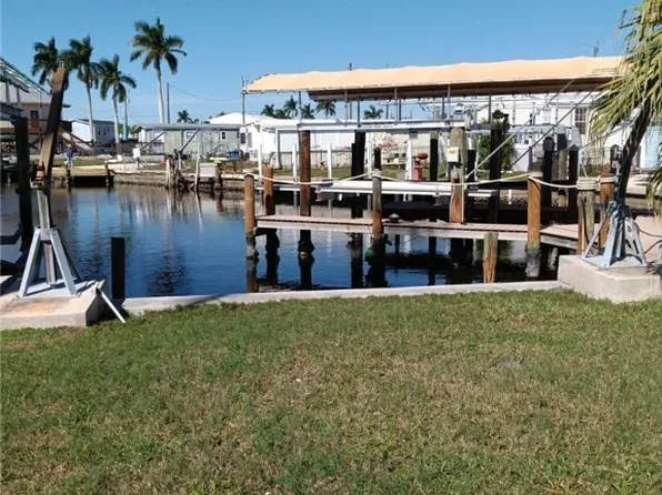 2413 York Rd, Saint James City, FL 33956