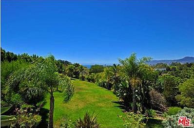 3rd image of 6939 Dume Dr