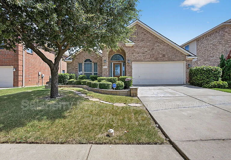 4353 Mountain Crest Dr — Photo 1