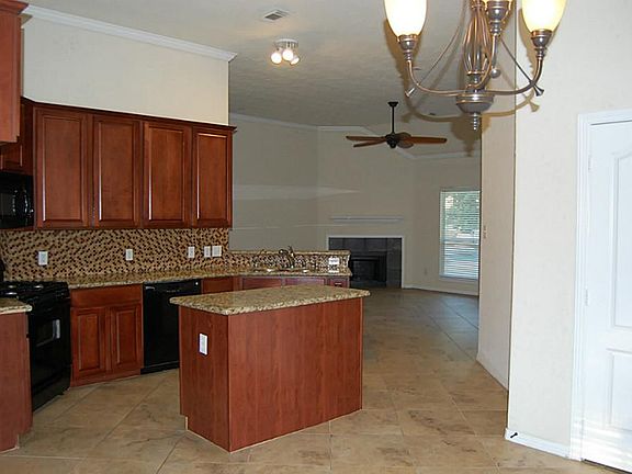 5th image of 1018 Mackintosh Dr