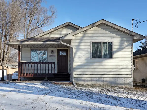 2007 E 40th St, Des Moines, IA 50317