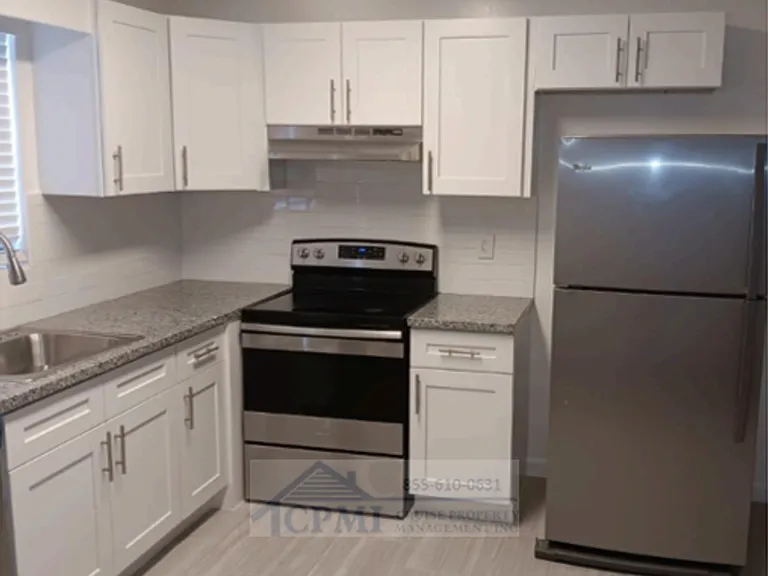 Ocean House - 360 Fiesta Ave Jupiter, FL 33469 — Photo 12