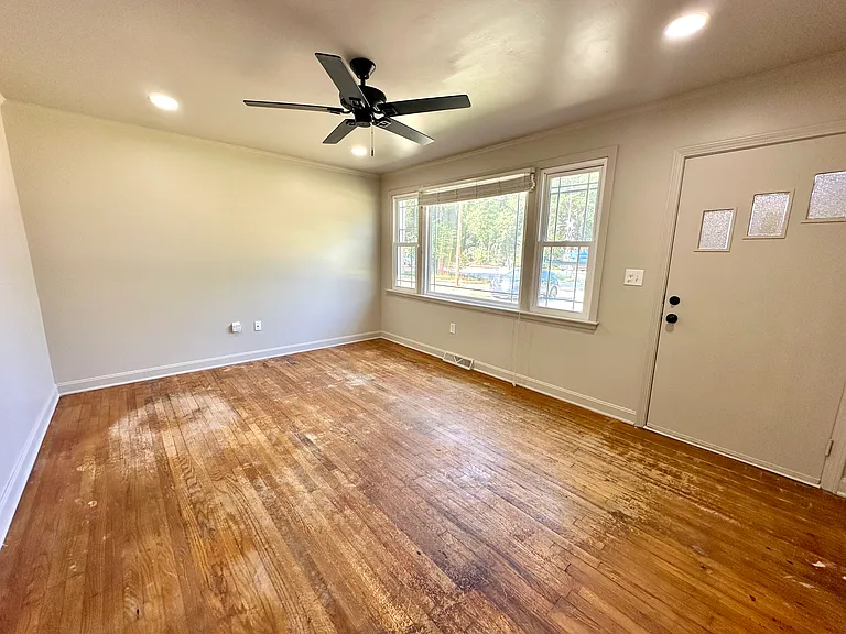 8 Green St — Photo 10