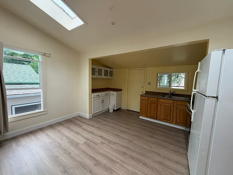 663 Charles St #C — Photo 8