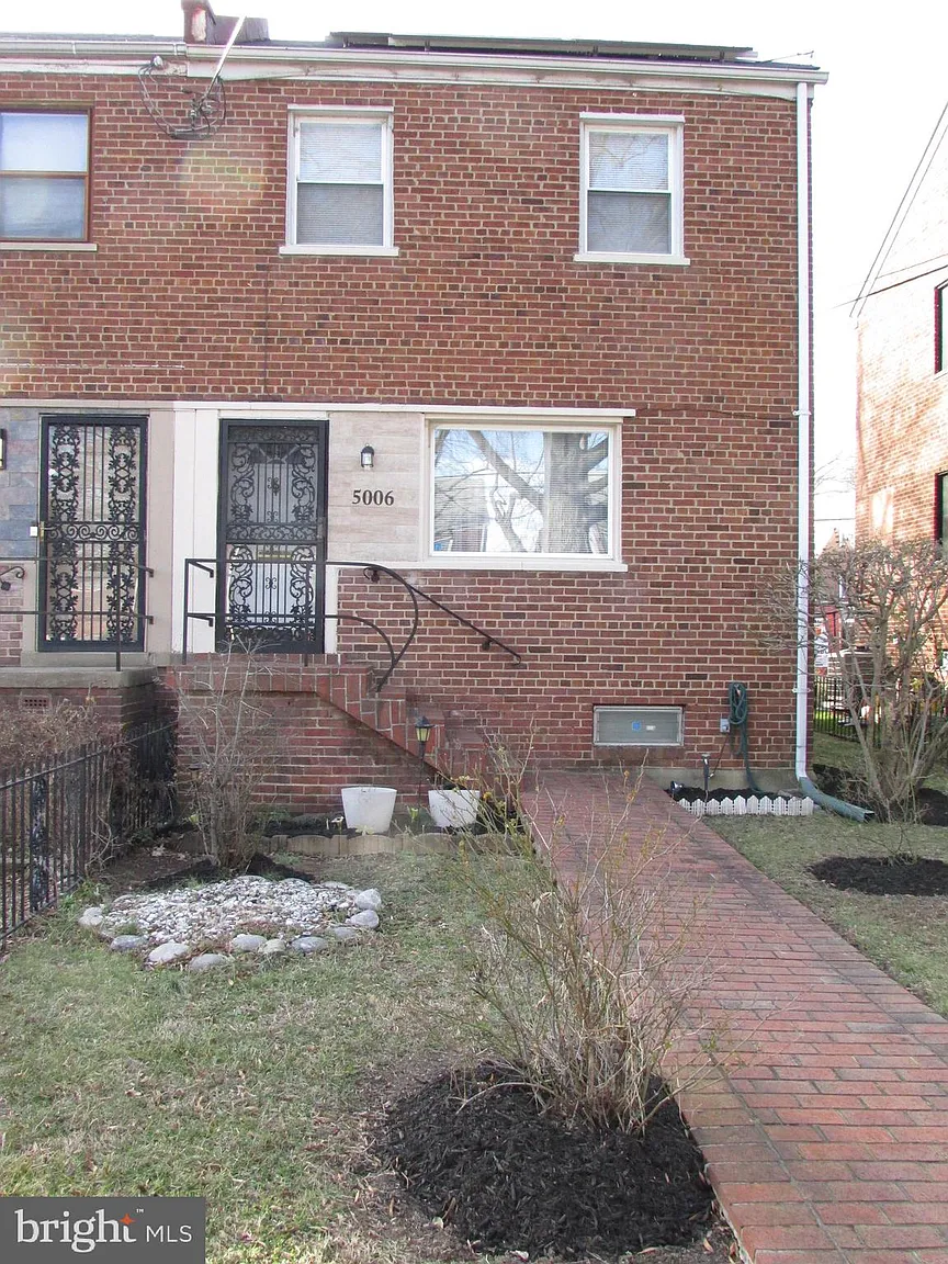 5006 12th St NE photo 1