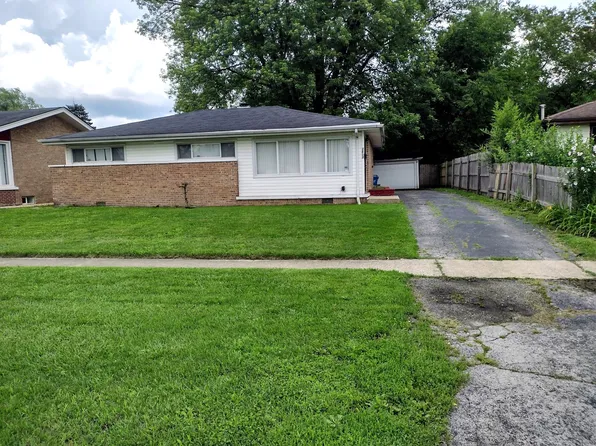 2813 Oxford Dr N, Markham, IL 60428