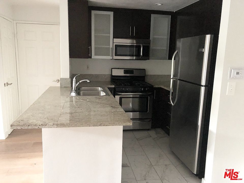 1st image of 884 Palm Ave APT 204