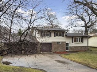 8407 Spring Lake Rd, Mounds View, MN 55112