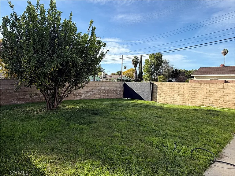 7101 Fallbrook Ave — Photo 21