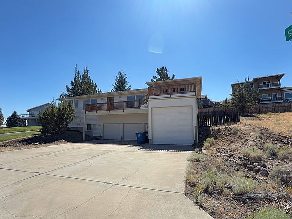 2nd image of 3405 SW Hillcrest Dr