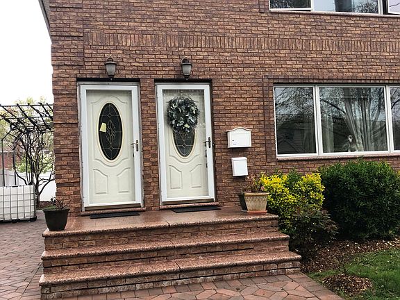 2nd image of 477 Tysens Ln #2