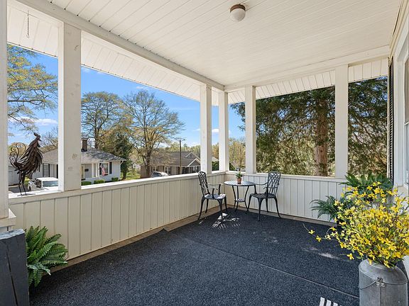 5th image of 101 Lawrence St