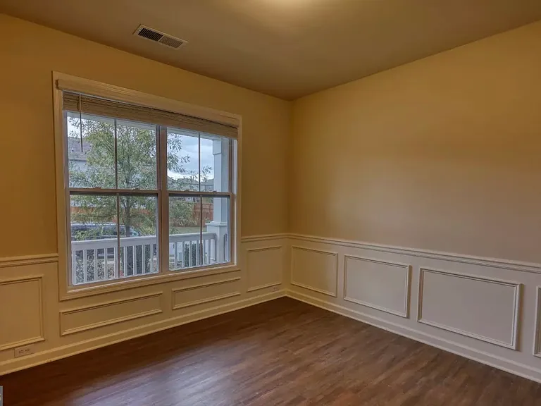 6571 Bluffview Dr — Photo 2
