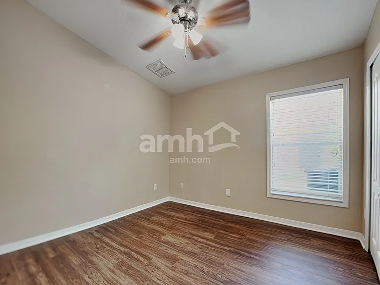 18025 Cypress Bay Pkwy — Photo 10