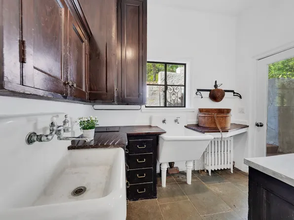 4621 Waldo Avenue image 11 of 18