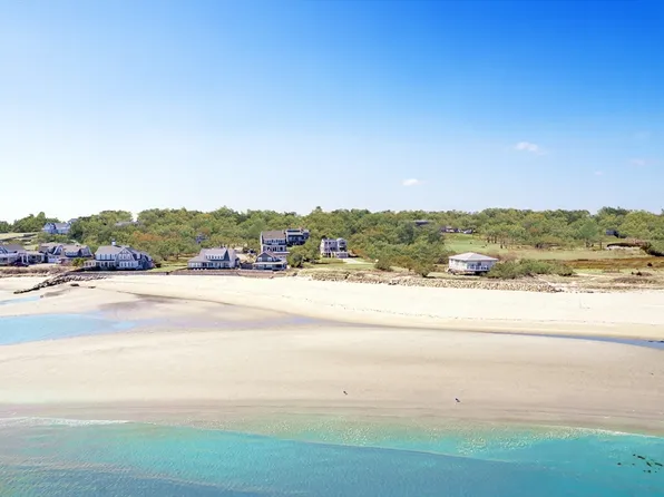 16 Meadow Shores Rd, Dartmouth, MA 02748