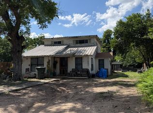 118 E MILL ST, Uvalde, TX 78801