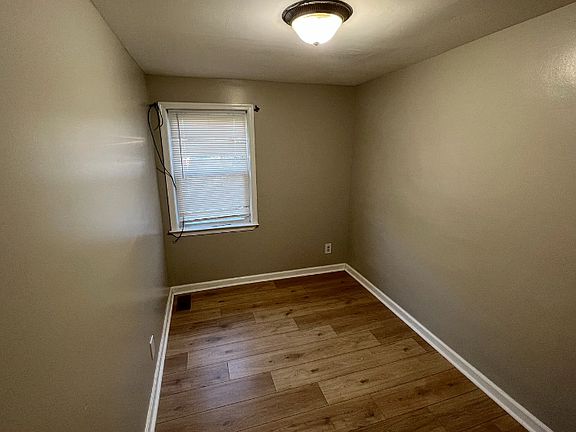 2nd image of 2801 Hinsdale Dr #1