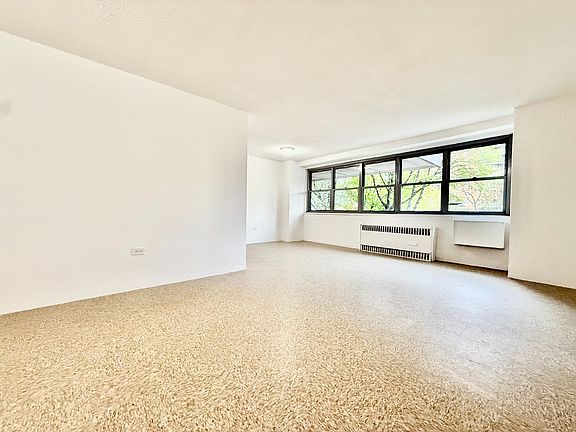 3rd image of 875 Boynton Ave APT 2G