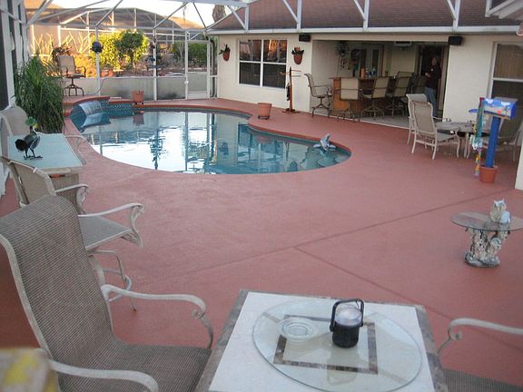 Pool looking to Lanai