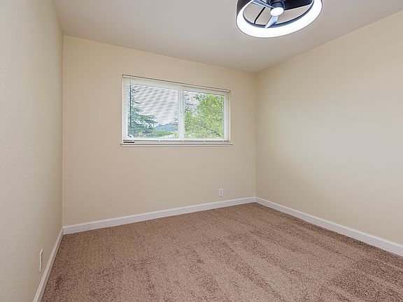 4th image of 167 Towne Ter #7