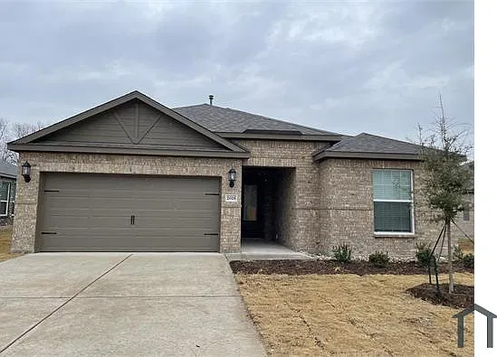 4 bed, 1801 sqft, $2,400 — Photo 1
