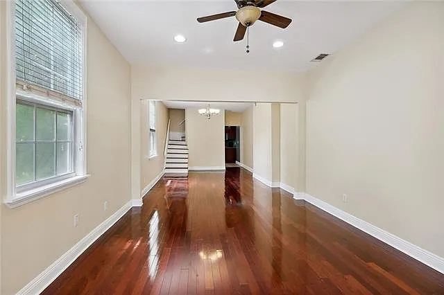 3 bed, 2.0 bath, 1400 sqft, $2,000 — Photo 3