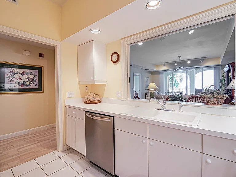 5225 E Harbor Village Dr #303 — Photo 15