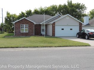 1303 Fox Run Dr, Warrensburg, MO 64093