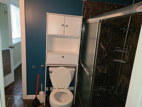3rd image of 1537 Village Dr