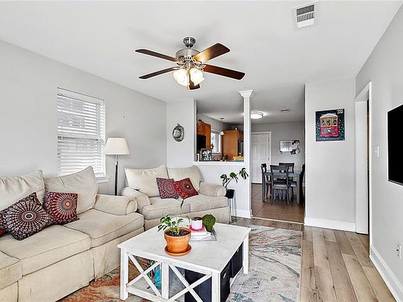 2nd image of 337-339 39th St