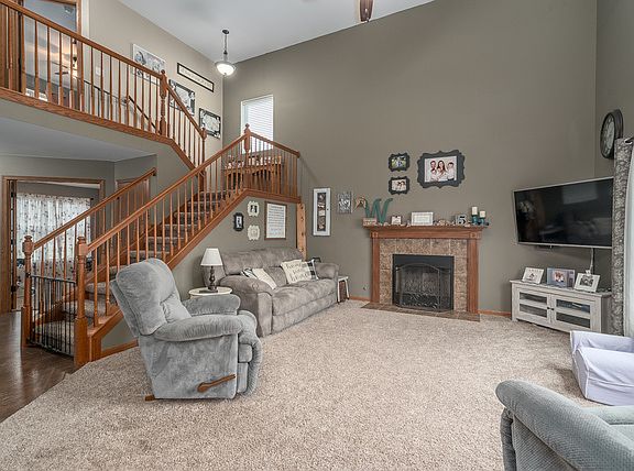 3rd image of 335 S Enrietta Dr