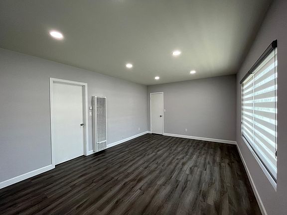 3rd image of 2026 Oak St #2