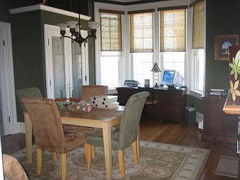 Hardwood floors/crown moldings