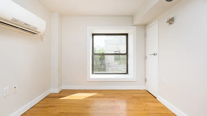 Rented by Nooklyn NYC LLC | media 21