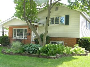 101 N Adams Dr, Addison, IL 60101