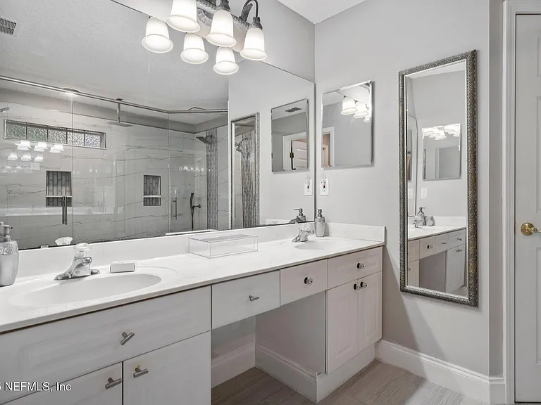 1816 Creekwood Ln — Photo 36