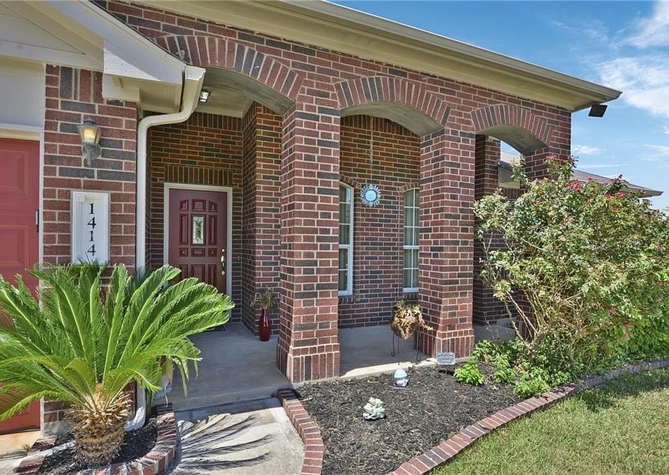 1st image of 1414 Haley Gray Dr