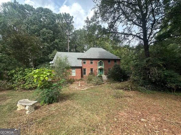 5820 Wyndemere Ln, Stone Mountain, GA 30087